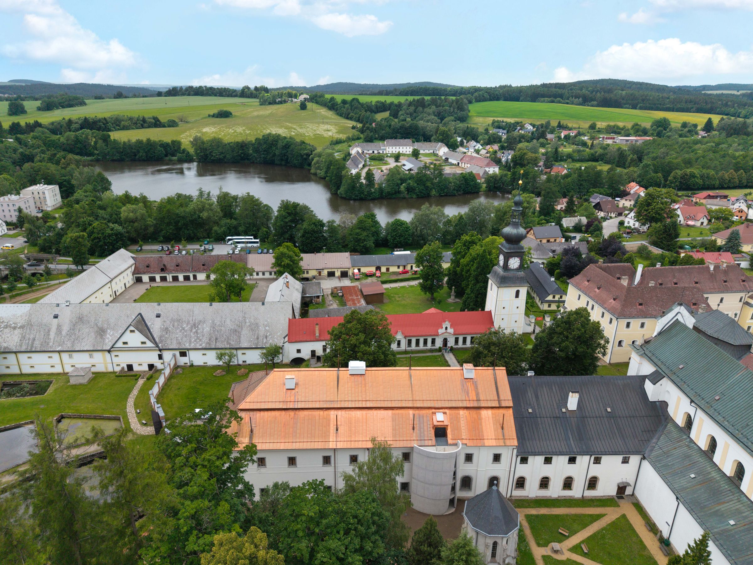 KKC Žďár nad Sázavou – letecký pohled na zámecký areál